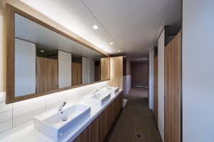 神原汽船 オフィスデザイン 洗面室・トイレ