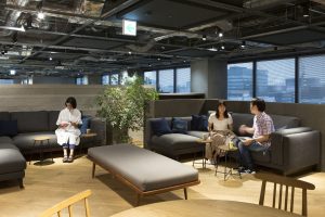 ジャパンタイムズ オフィスデザイン 談話スペース