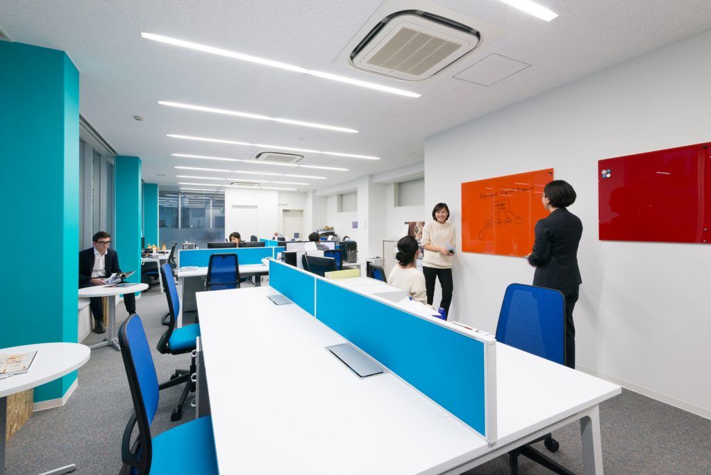 【オフィス移転】Datawords Japan /トリコロールカラーで遊び心を | ワイズ・ラボ株式会社 一級建築士・インテリア事務所